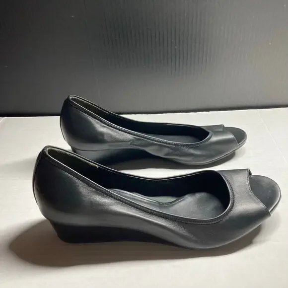 COLE HAAN Black Talia Leather Wedge 10 AA.  Great Used Condition - Picture 6 of 10